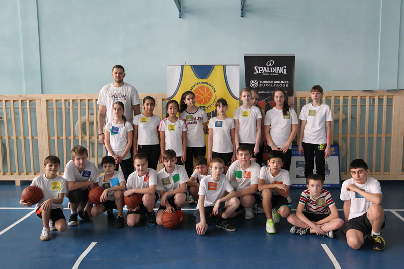 БК Химки и Spalding провели урок One Team