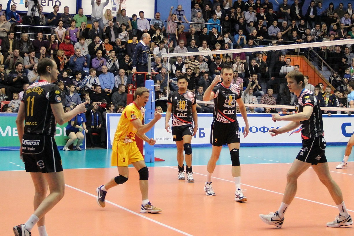 Волейболисты "Кузбасса" в бандажах ZAMST Волейболисты "Кузбасса" в бандажах ZAMST