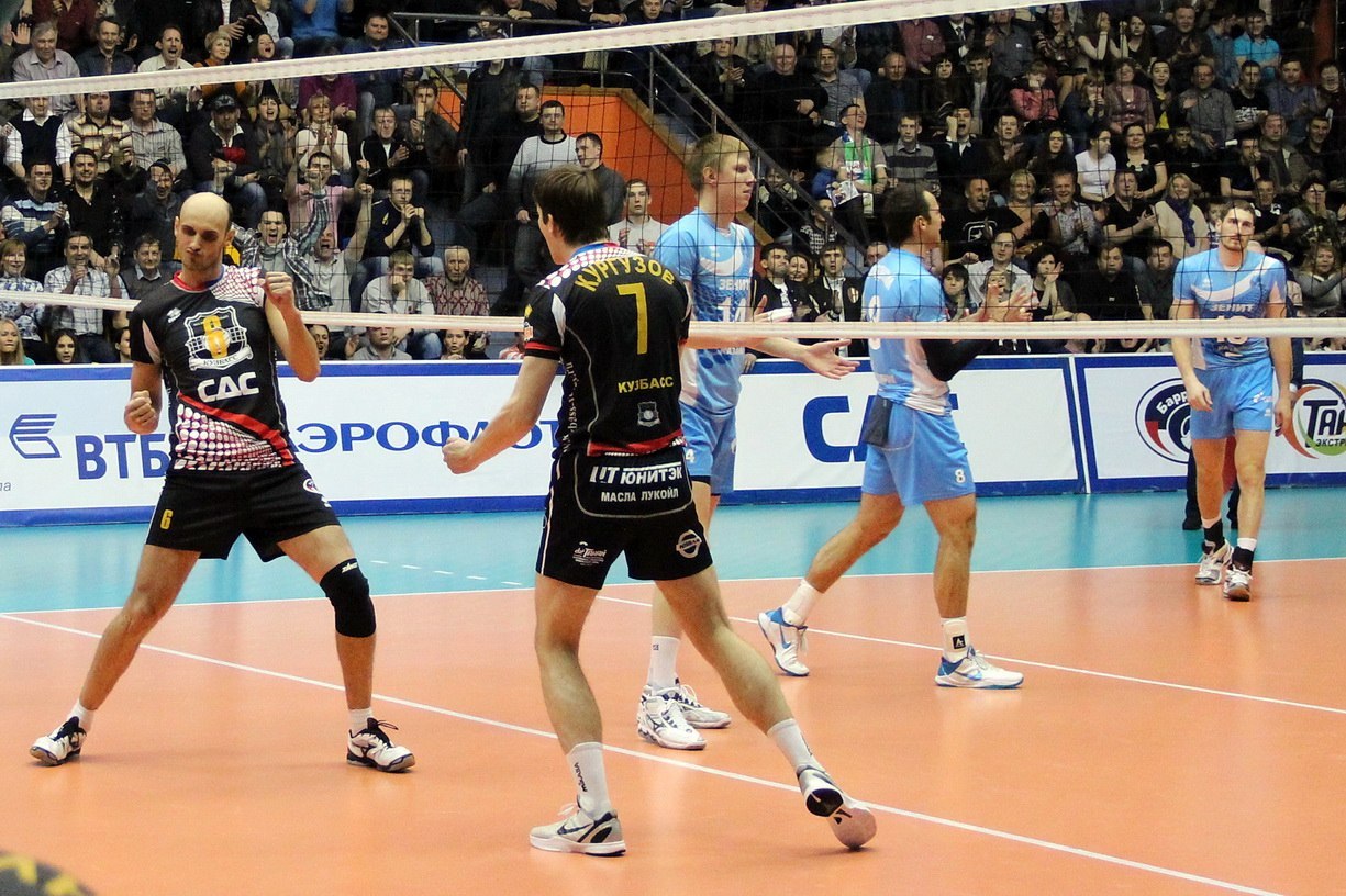 Волейболисты "Кузбасса" в бандажах ZAMST Волейболисты "Кузбасса" в бандажах ZAMST