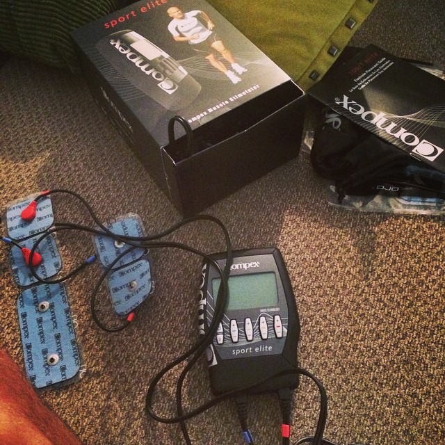 Чад Мендес и электростимулятор Compex Чад Мендес и электростимулятор Compex