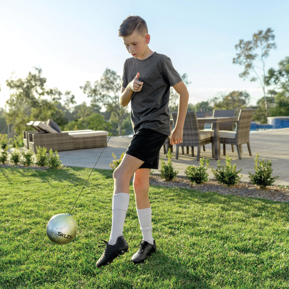 Мяч тренажер на резинке для отработки ударов серебряный SKLZ Star-Kick TOUCH TRAINER VOLT SILVER