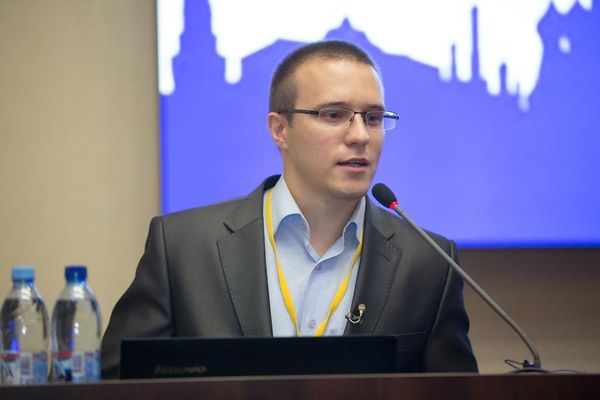 Дмитрий Горковский проведет мастер-класс по кинезио тейпированию для бегунов