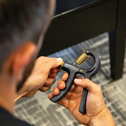 Эспандер кистевой с регулируемым сопротивлением SKLZ Grip Strength Trainer