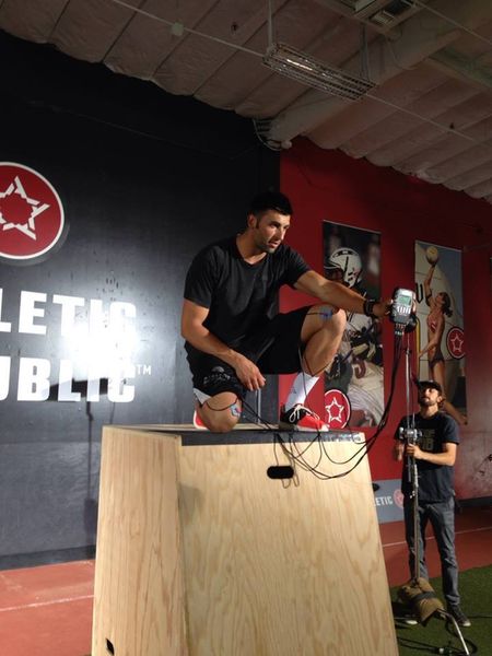 Электростимуляция Compex помогла запрыгнуть на высоту 155 см