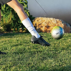 Мяч тренажер на резинке для отработки ударов серебряный SKLZ Star-Kick TOUCH TRAINER VOLT SILVER