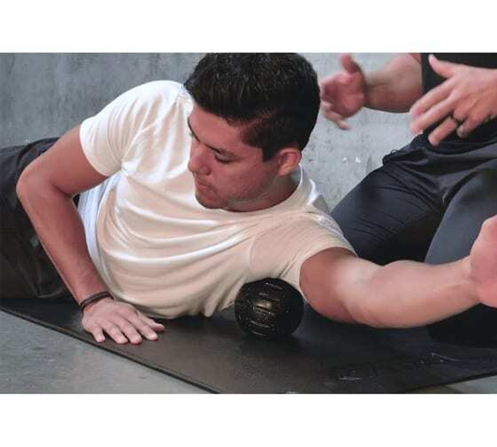 Массажный мяч черный, 13 см SKLZ Targeted Massage Ball (большой)