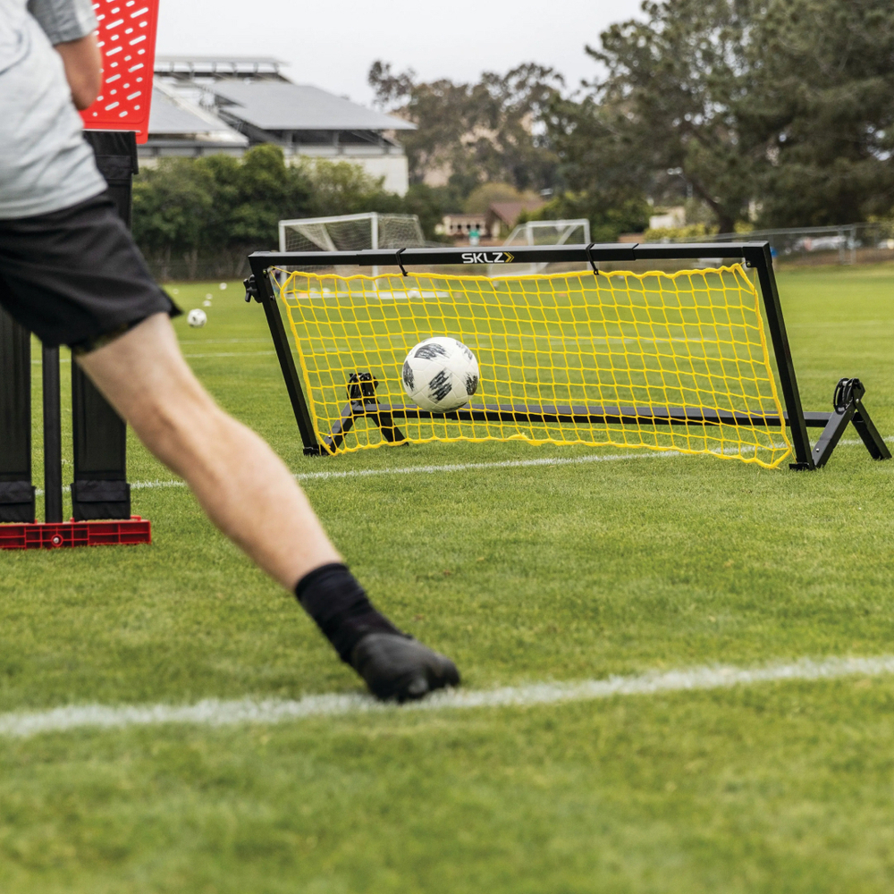 Футбольный тренажер сетка для отработки ударов SKLZ Soccer Trainer PRO
