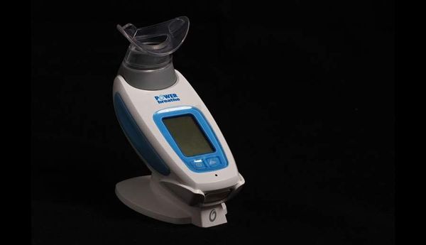 Тренировки дыхательных мышц: как это может помочь пловцам?