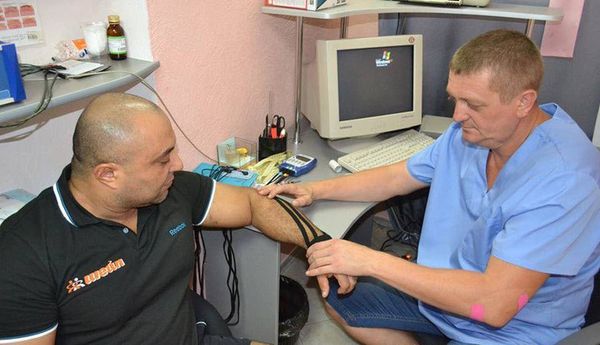 Мировой рекордсмен в пауэрлифтинге Эмин Мамедов о кинесиотейпировании